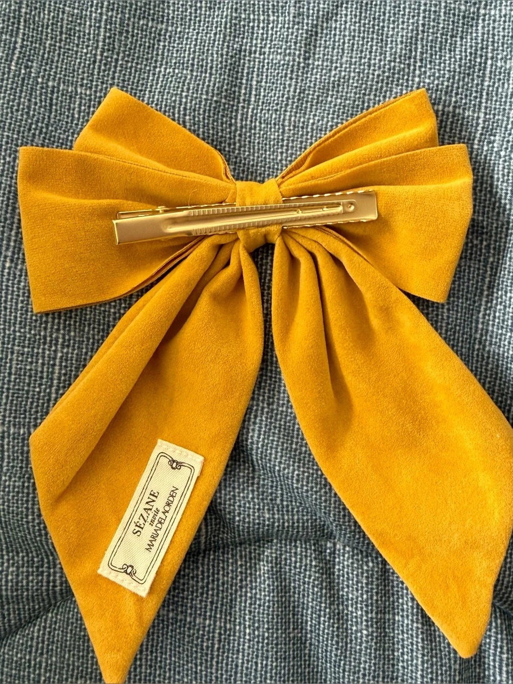 New, never worn Sezane Mustard Yellow Bow Hair Clip